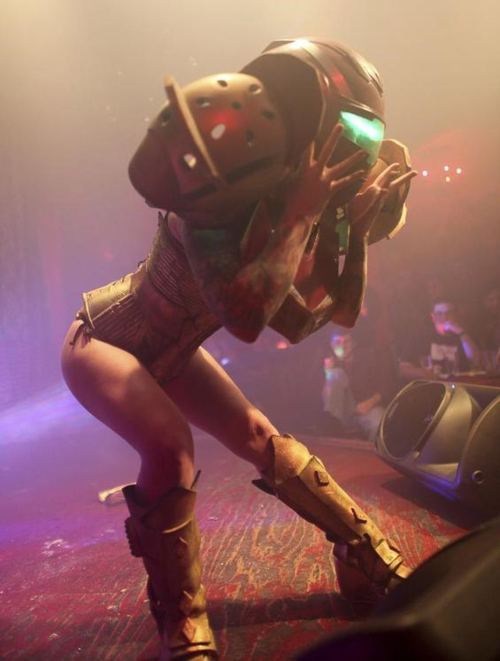 This is just confusing, though Samus has great legs for a dude. This is just confusing, though Samus has great legs for a dude.